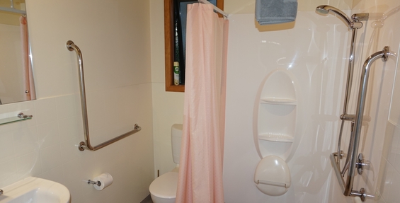 accessible superior studio unit bathroom